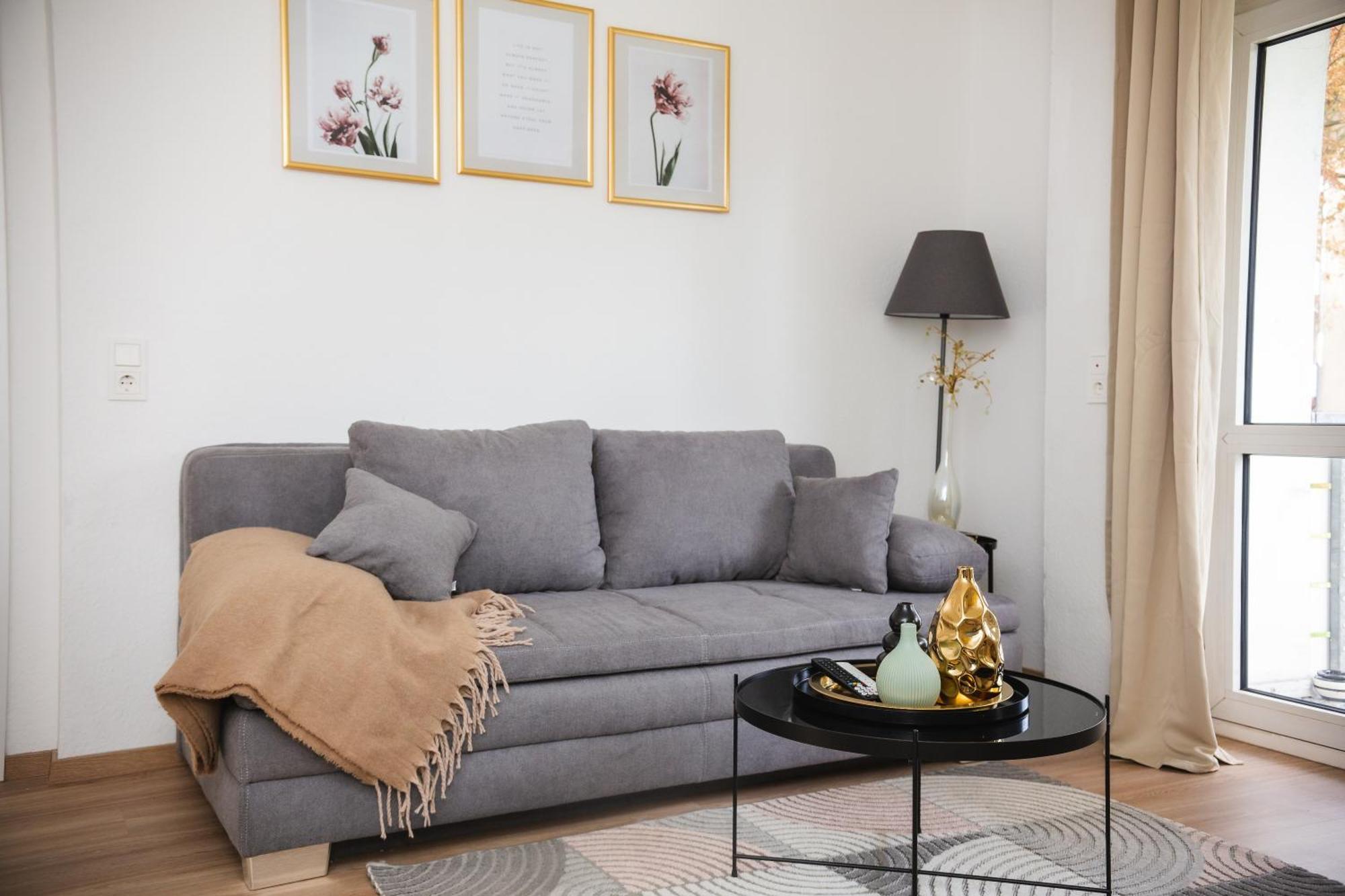 Dortmunder Erdgeschoss-luxusloft Mit Grossen Balkon, Netflix Und 250 Mbytes Highspeed Wifi Apartment *